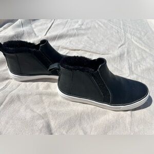 Toms Black Slip-On Shoe with Plush Faux Fur Trim